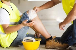 worker leg injured during work
