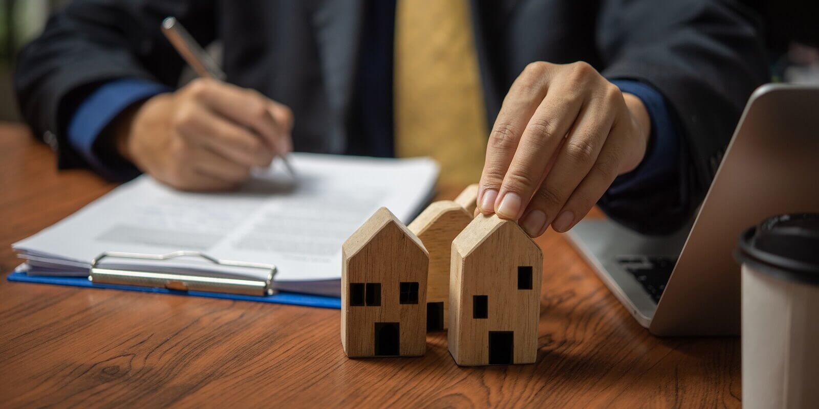 Who Is Covered by Insurance for Commercial Rental Property Atlas