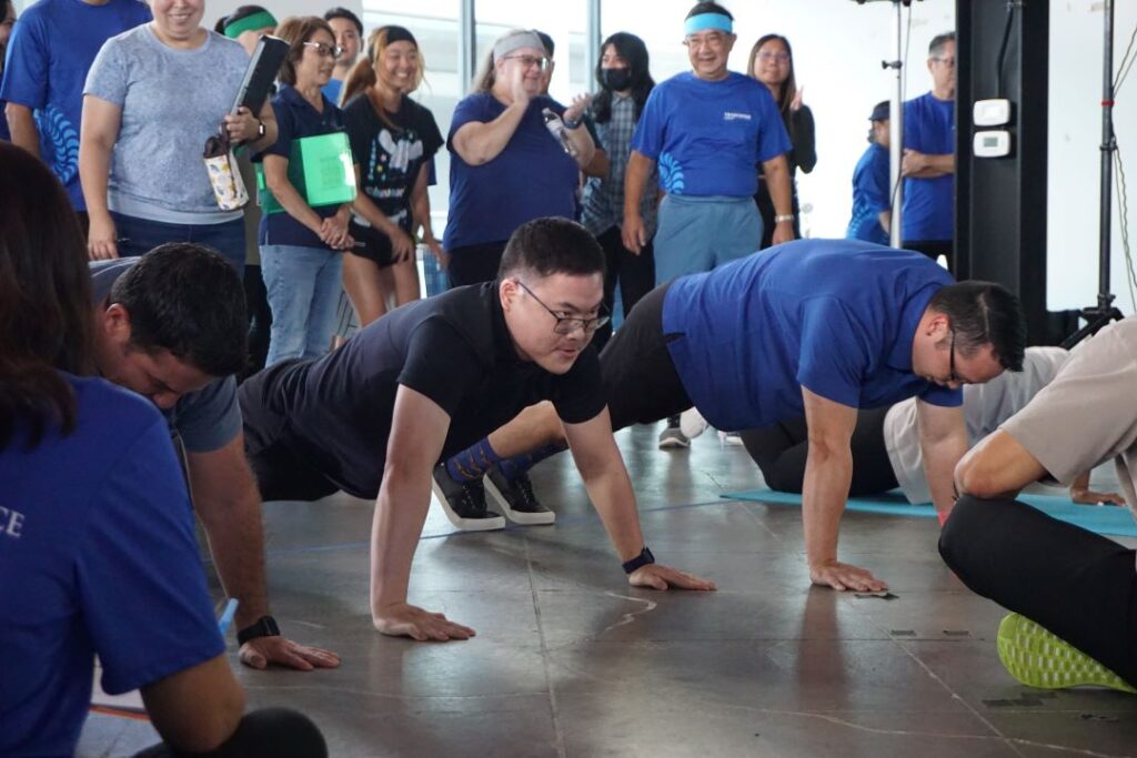 This is a photo of an Atlas employee participating in the fitness jam tournament held between our company and sister company employees